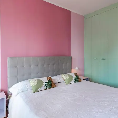 Violet's Nest - Front *