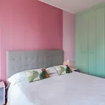 Violet's Nest - Front *